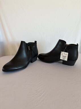 Arizona Castong Women's Ankle Boots Size 11 M Black Block Heel Zip Booties NWT
